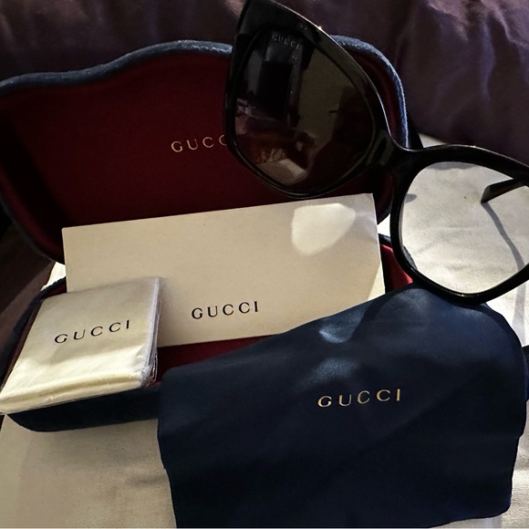 Meet your Posher, Leoni - Picture 2 of 11